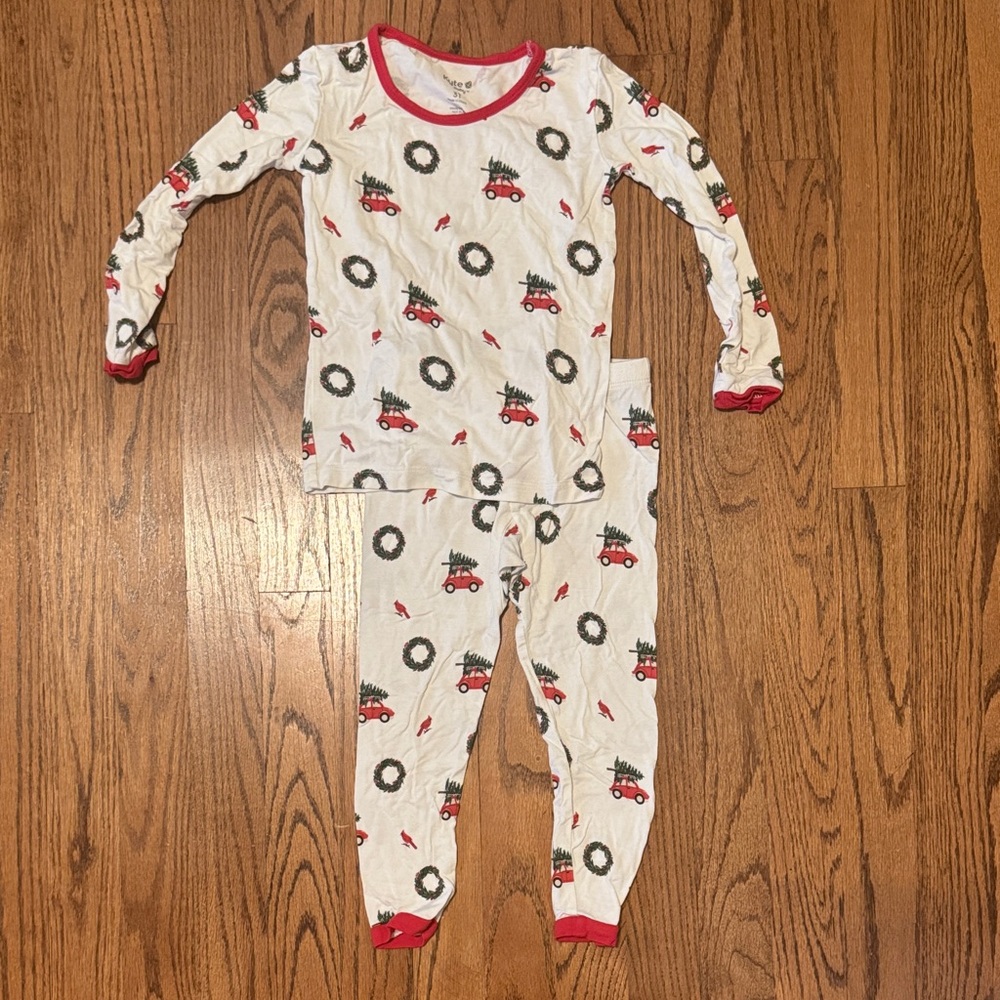 Kyte Baby Pajamas with Red Accents 3T